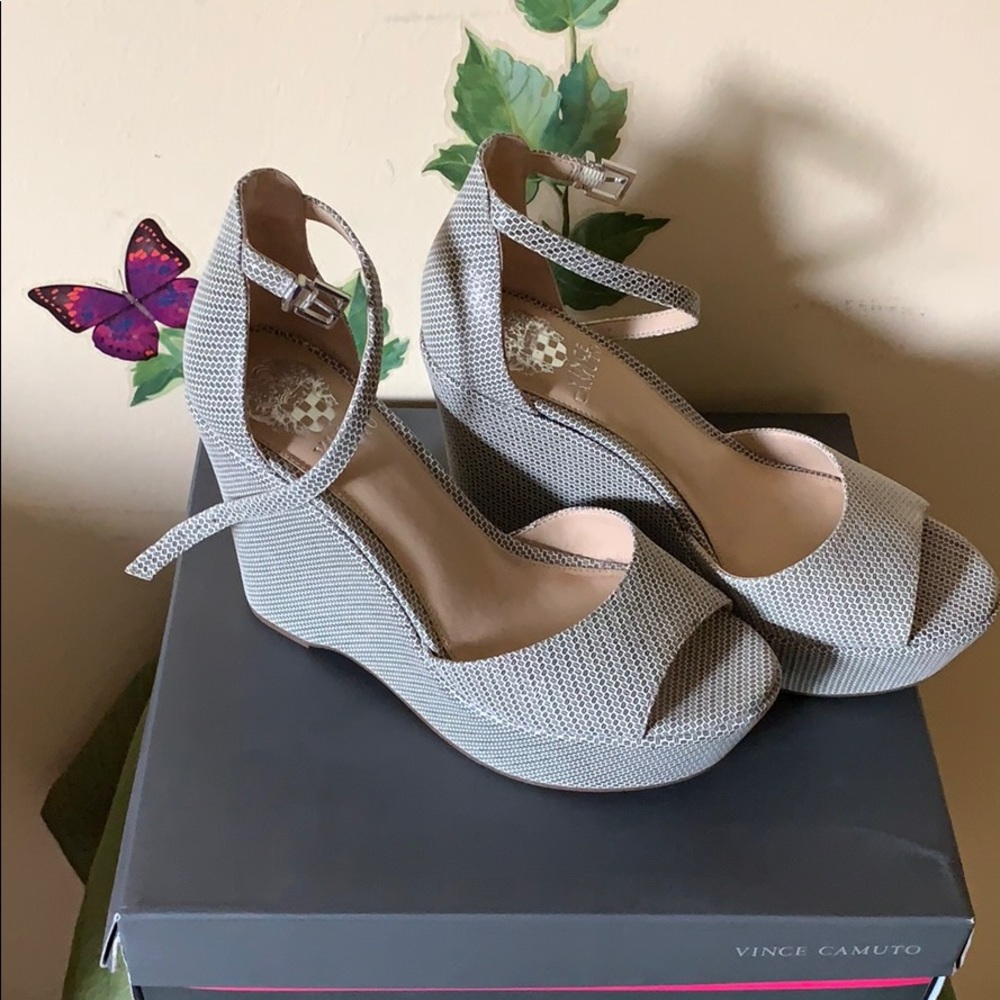 Vince Camuto  espadrilles  NWOT